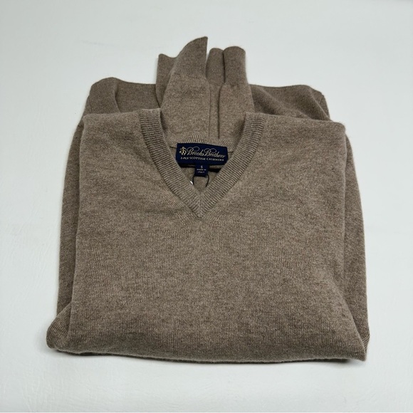 Brooks Brothers Men's Beige V-Neck Sweater 2-ply Scottish cashmere nwt - Picture 7 of 7